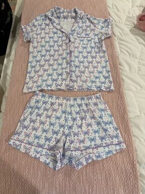 Roller Rabbit White Short Pajama Set with Pink & Blue Butterfly Print